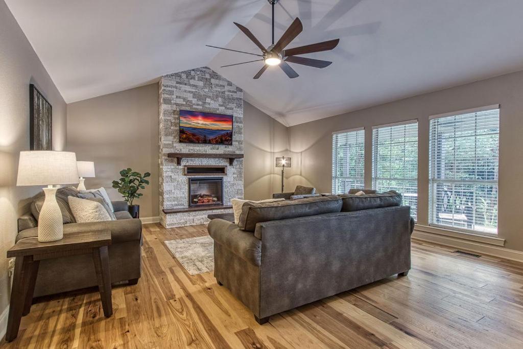 Tranquility Hollow, Indoor Pool, Game Room, 1089 Free Tickets Each Paid Day, Dollywood And More! Sevierville Exterior photo